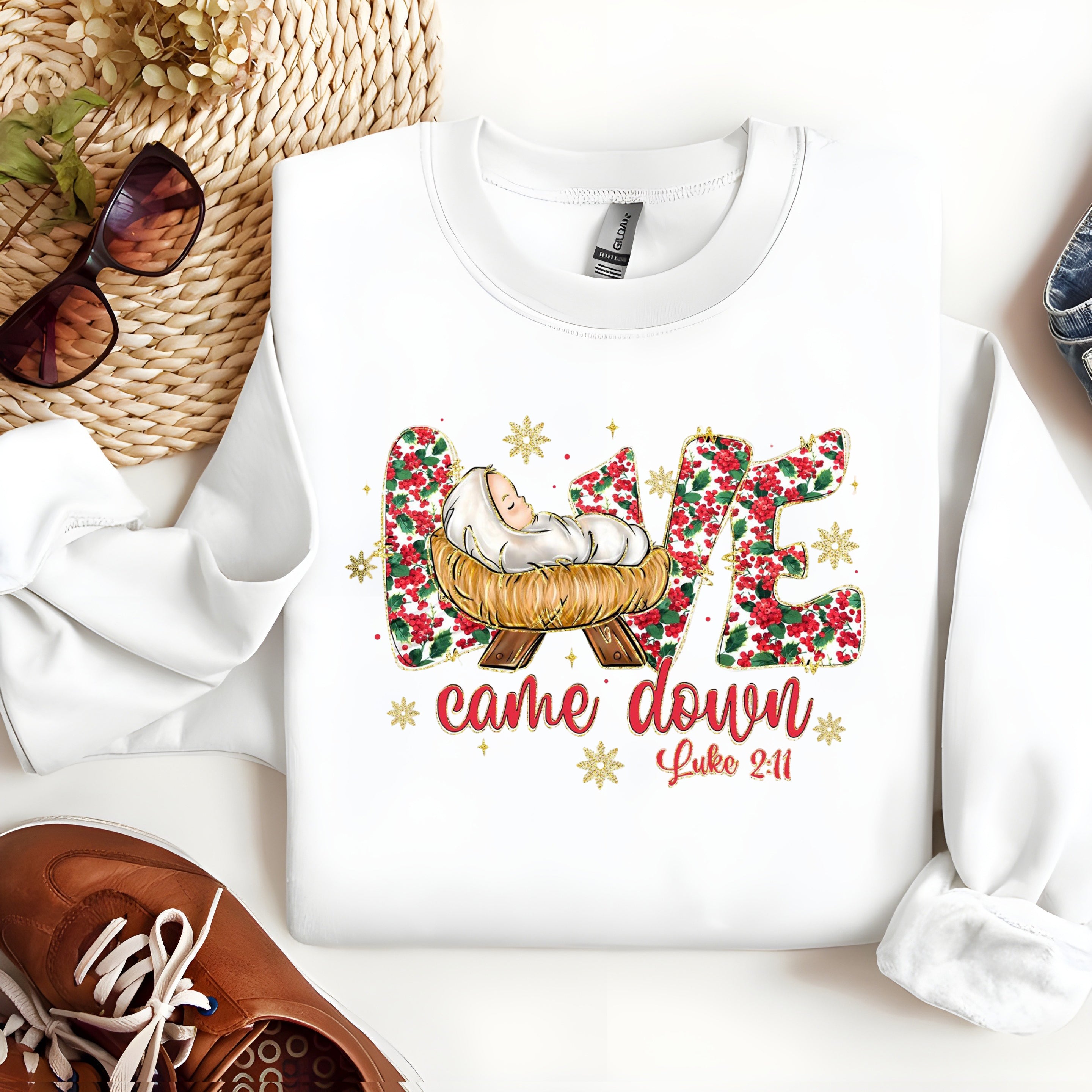 Love Came Down Christmas Sweatshirt, Luke 2:11 Bible Verse Pullover, Christian Nativity Baby Jesus Holiday Crewneck